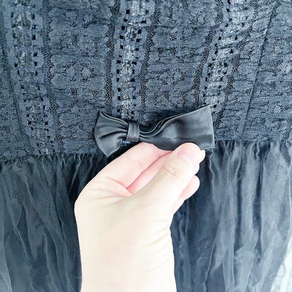 Loralie Original Vintage Sleeveless Black Lace Tulle Gown - Picture 4 of 13